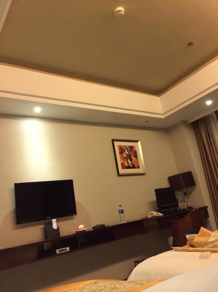 Days Inn Hotspring Xiamen Bagian luar foto