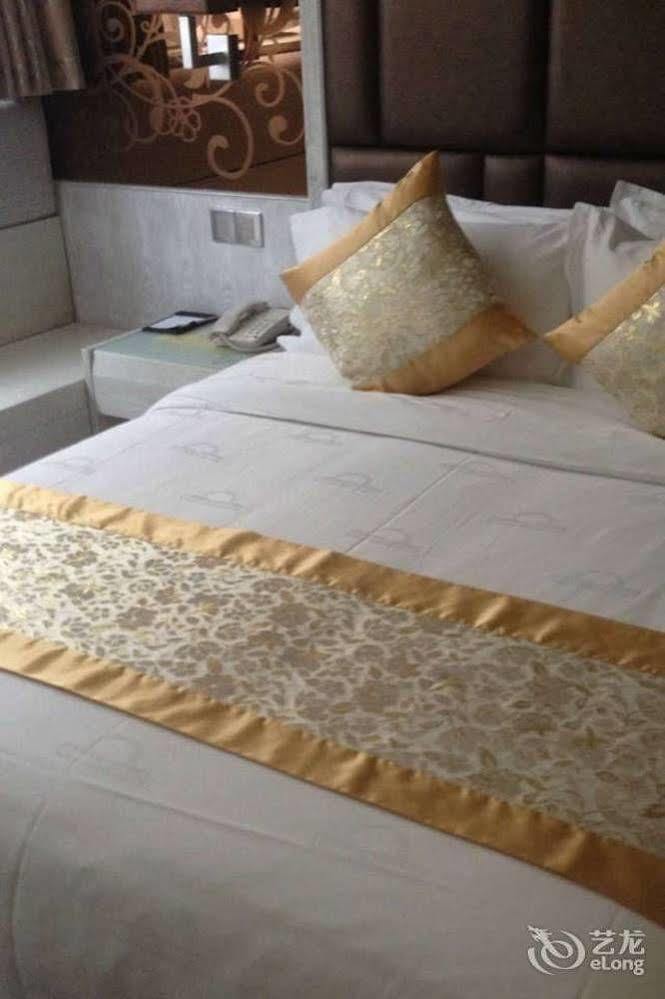 Days Inn Hotspring Xiamen Bagian luar foto