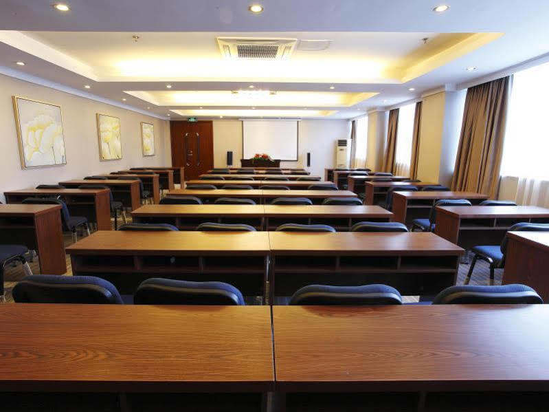 Days Inn Hotspring Xiamen Bagian luar foto